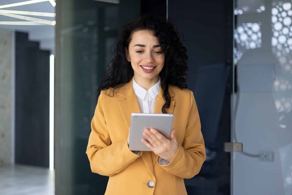 Quels sont les supports de communication indispensables dans le commerce?