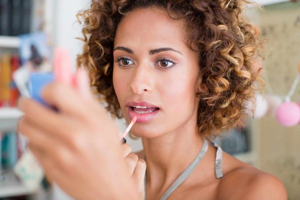 Astuces maquillage pour une routine rapide et efficace